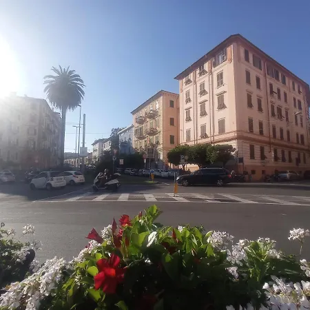 A La Gare * La Spezia