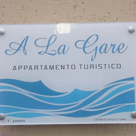 A La Gare Apartment *