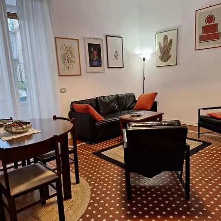 A La Gare Apartment *